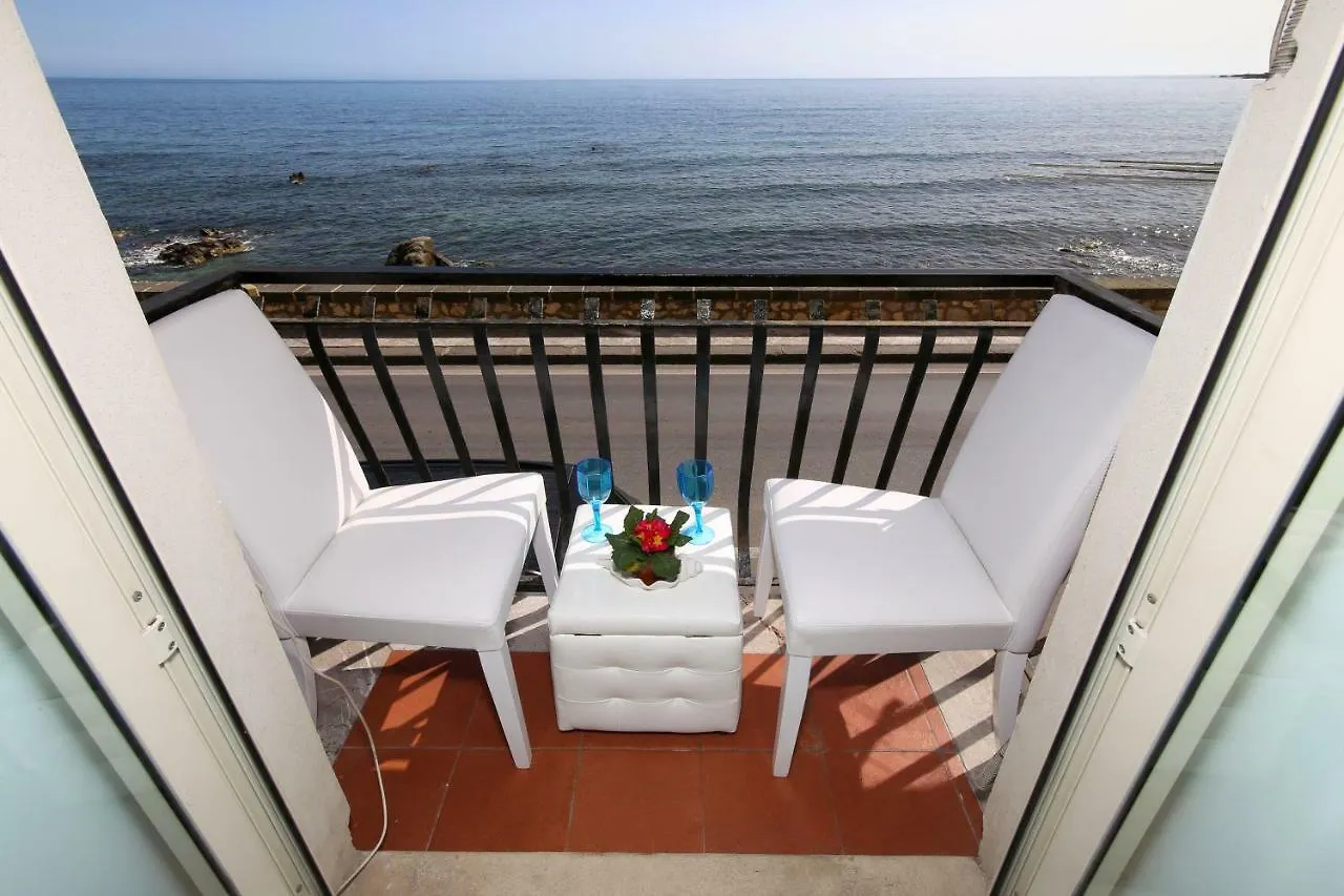 Taorminaxos Lägenhet Giardini Naxos
